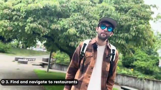 Man met een slimme zonnebril van Ray-Ban en Meta buiten in een park